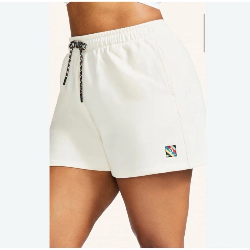 Peloton Cream Rainbow Embrioderd Logo Terry Sweat Training Gym Workout Shorts L